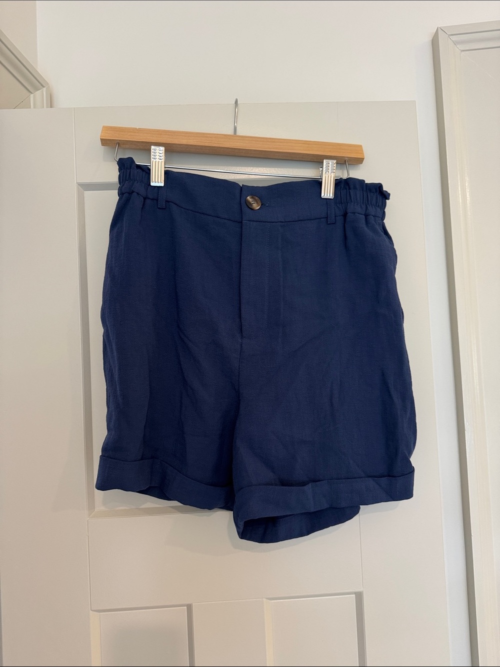 HALARA Navy Paperbag Waist Cuffed Shorts